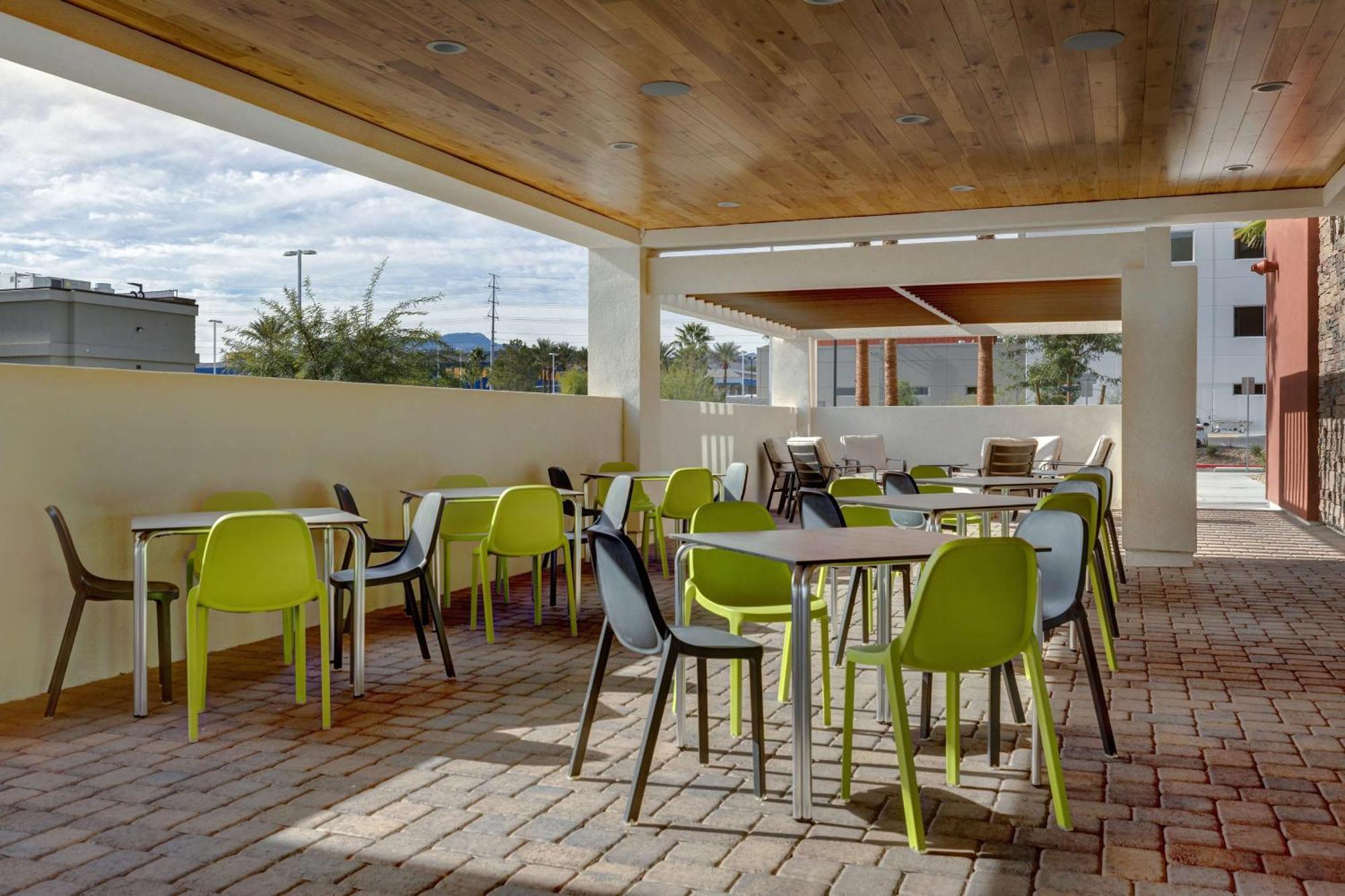 Home2 Suites By Hilton Las Vegas Southwest I-215 Curve Exterior photo