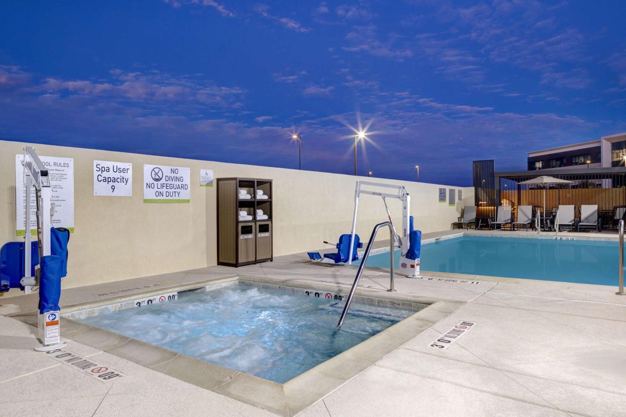 Home2 Suites By Hilton Las Vegas Southwest I-215 Curve Exterior photo